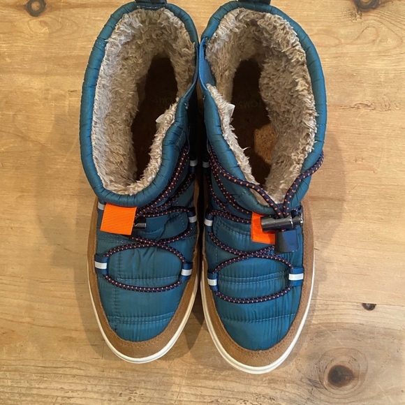 Tom’s Women's Suede Puffy Fur Lined Booties Casual Outdoorsy Gorpcore 9-9.5 - Picture 3 of 4